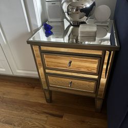 Mirrored End Table 