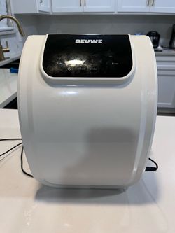 Beuwe 7-color LED light therapy device