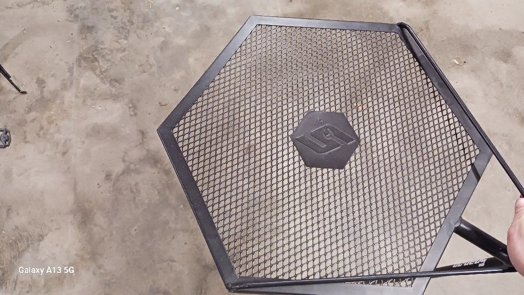 Snap On Adjustable Campfire Grill