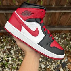 Jordan 1 Mid Alternate Bred Toe (Size 5, 5.5, 6, 6.5, 7)