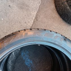 2 llantas 285 40 R22 falken ziex s/tz