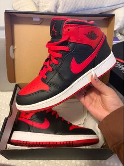 Air Jordan 1 MID
