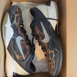 USED* Kobe Nike Zoom Leopard Mens 11