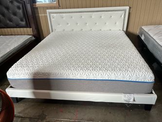 King bed with mattress 🦖