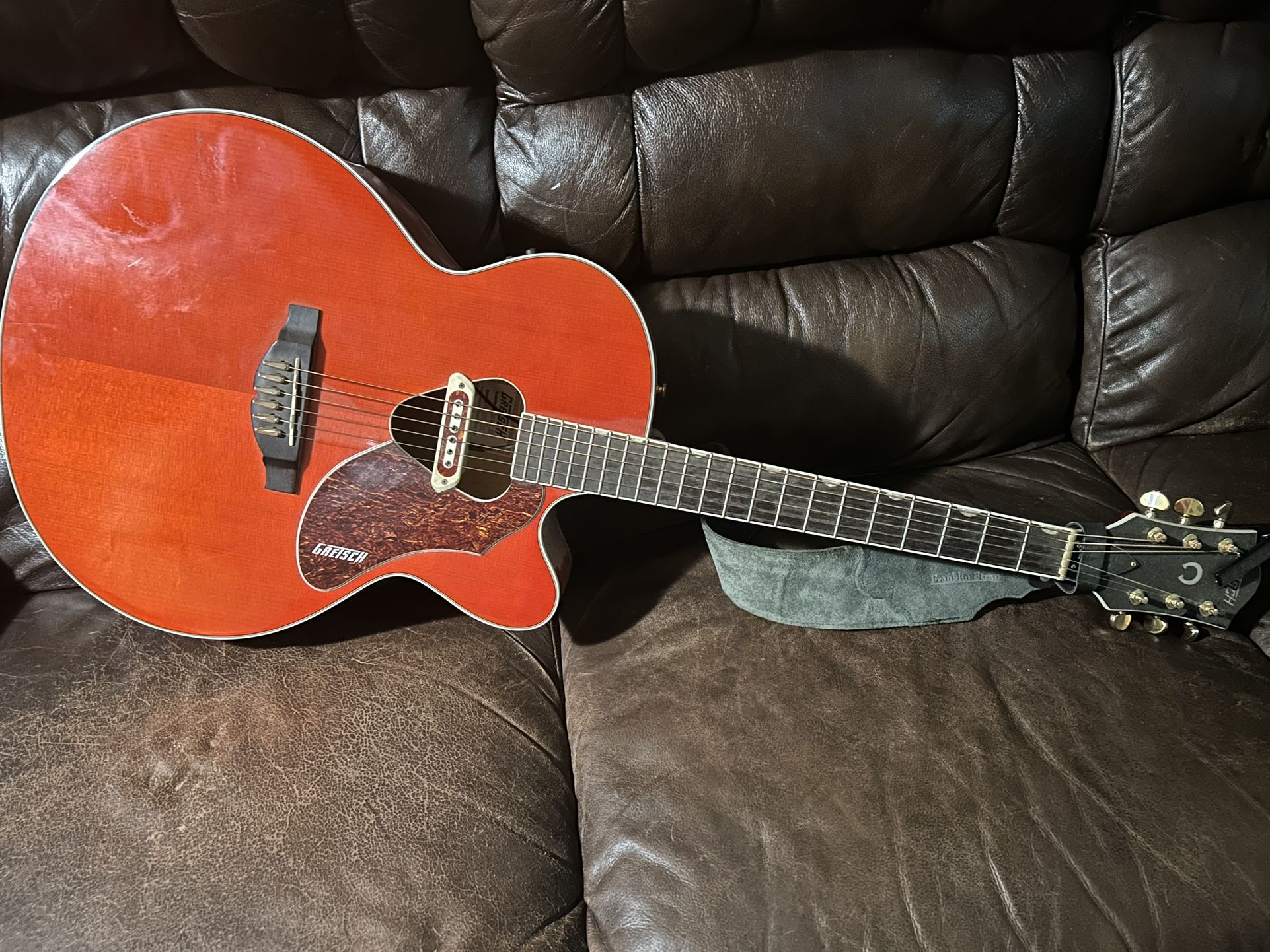 Gretsch Rancher, Under bridge and Mag Pickup