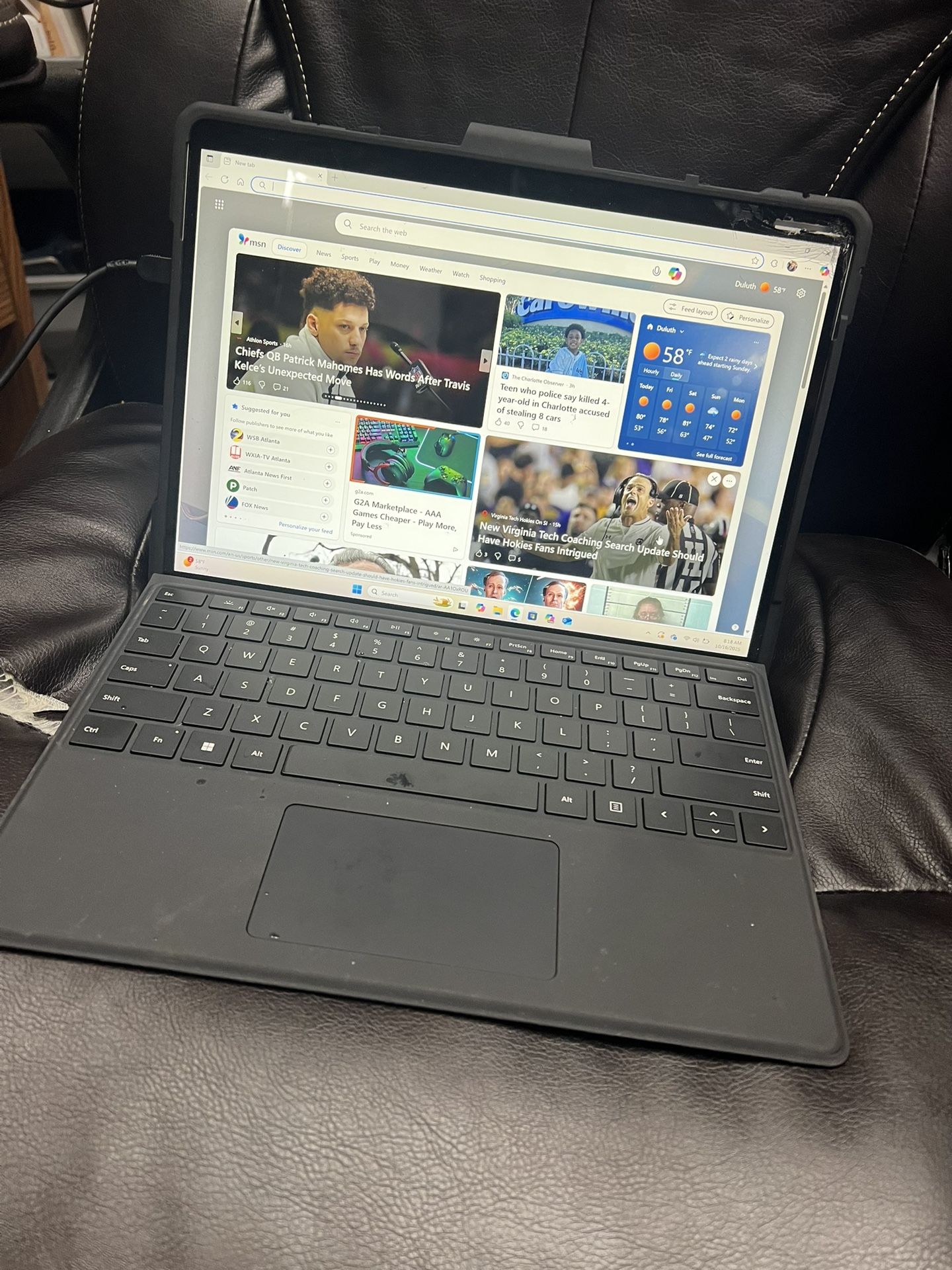Microsoft Surface pro 9 With OLED screen (cracked)