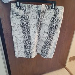 Size 6 woman's Summer skirt