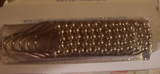 12 Roller hooks