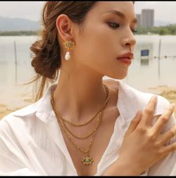 Set Of 3. Chain And 2 Earrings 