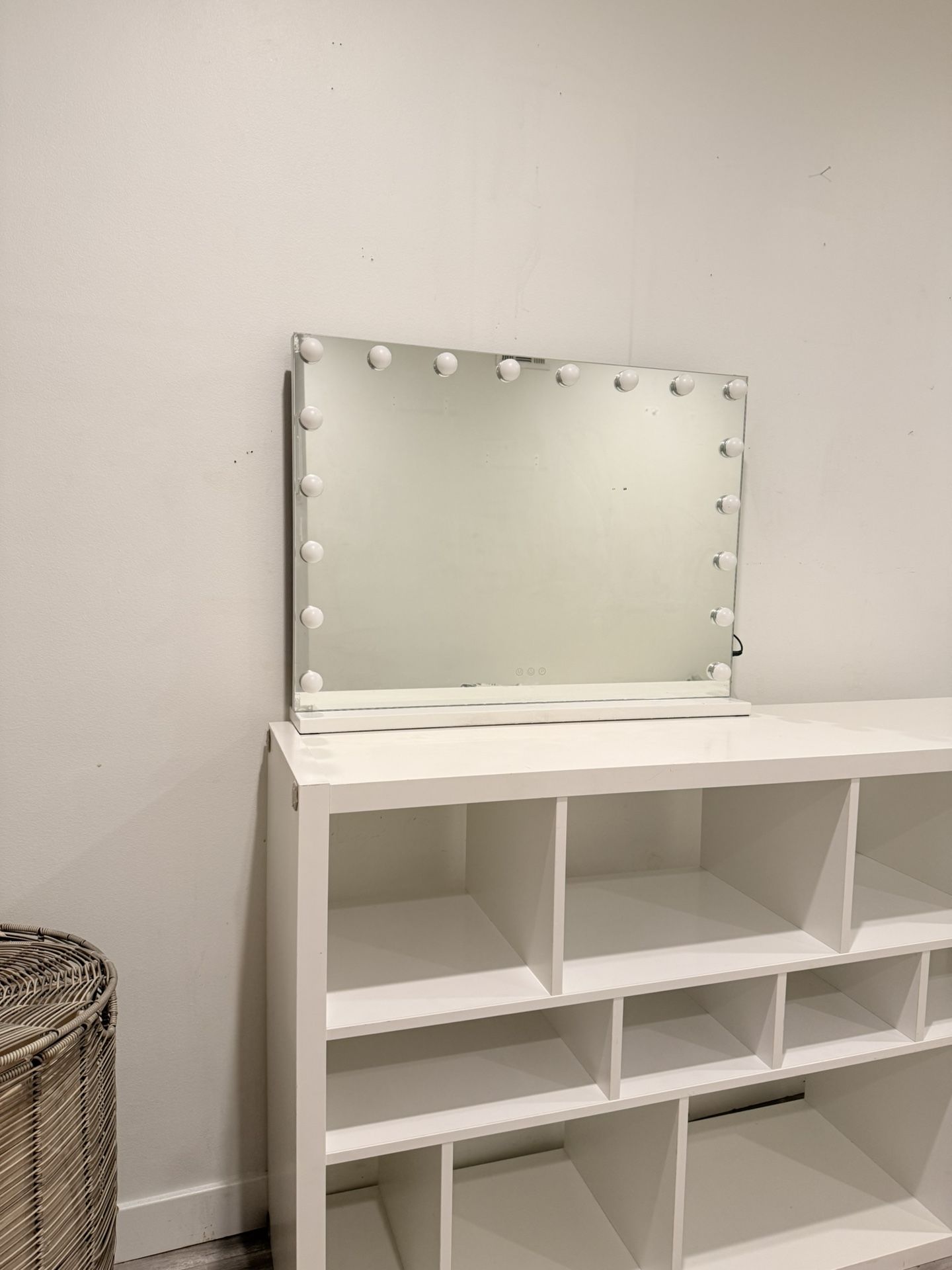 Makeup Mirror with 18 LED Lights