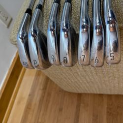 Titleist 2023 T200 Irons Stiff 5-PW, GW