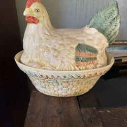 Farmhouse Country Chicken Hen On Nest X Lg Serving Dish Lidded