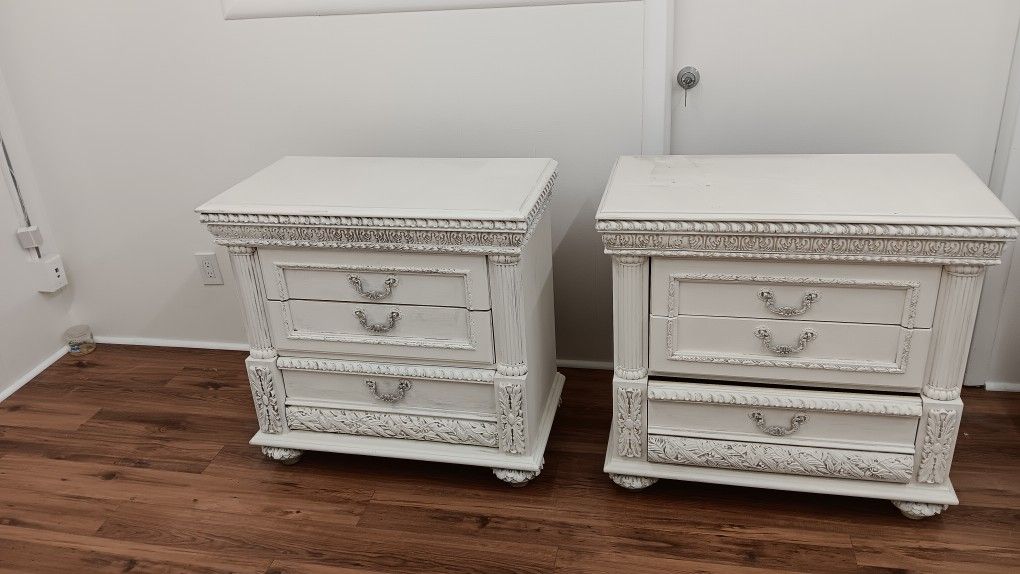 Polaski End Tables