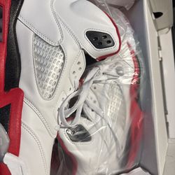 Jordan 5 Fire Reds 