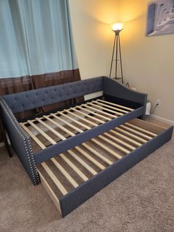 Twin Day bed with trundle