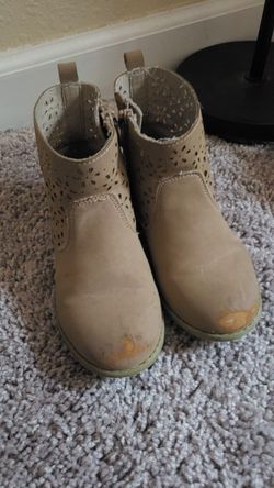 Girl size 9 ankle boots