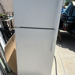 GE Refrigerator 