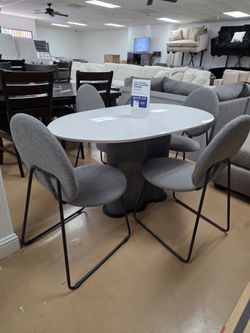 5 pc modern white and grey Dinning kitchen table