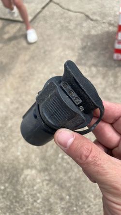 Hitch universal tow connector.