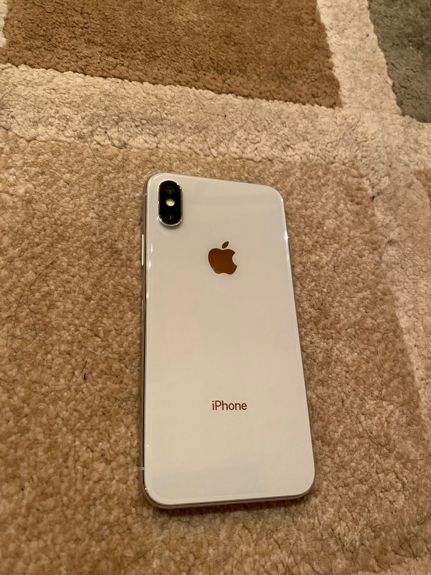 Silver iPhone X 256GB