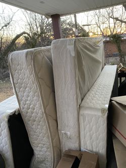 QUEEN BED 