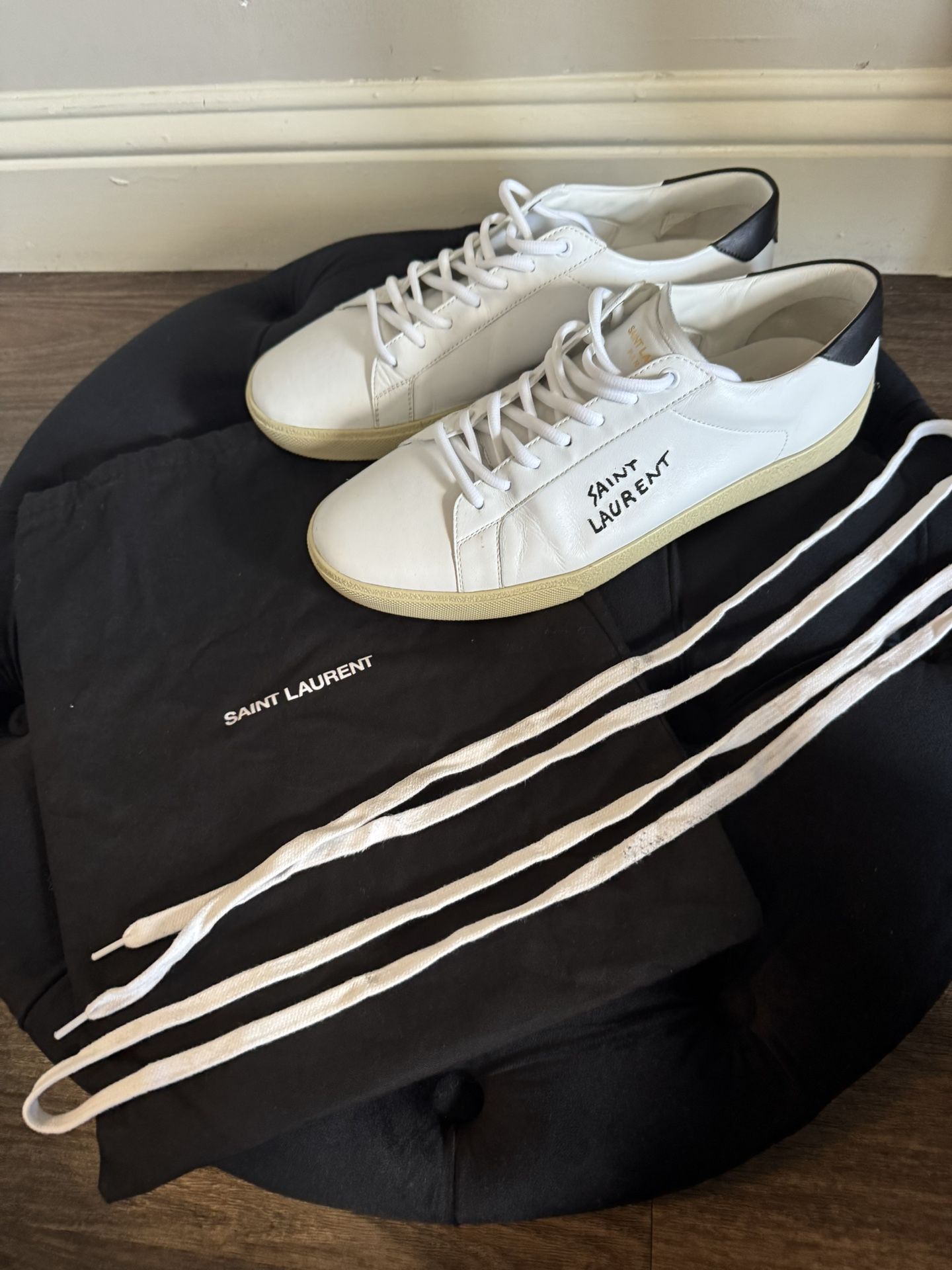 Saint Laurent Paris SL06 Signa Low-Top Sneakers in Blanc Op/Dark Size 45 100%