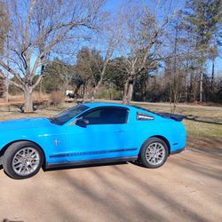 2012 Ford Mustangs V6