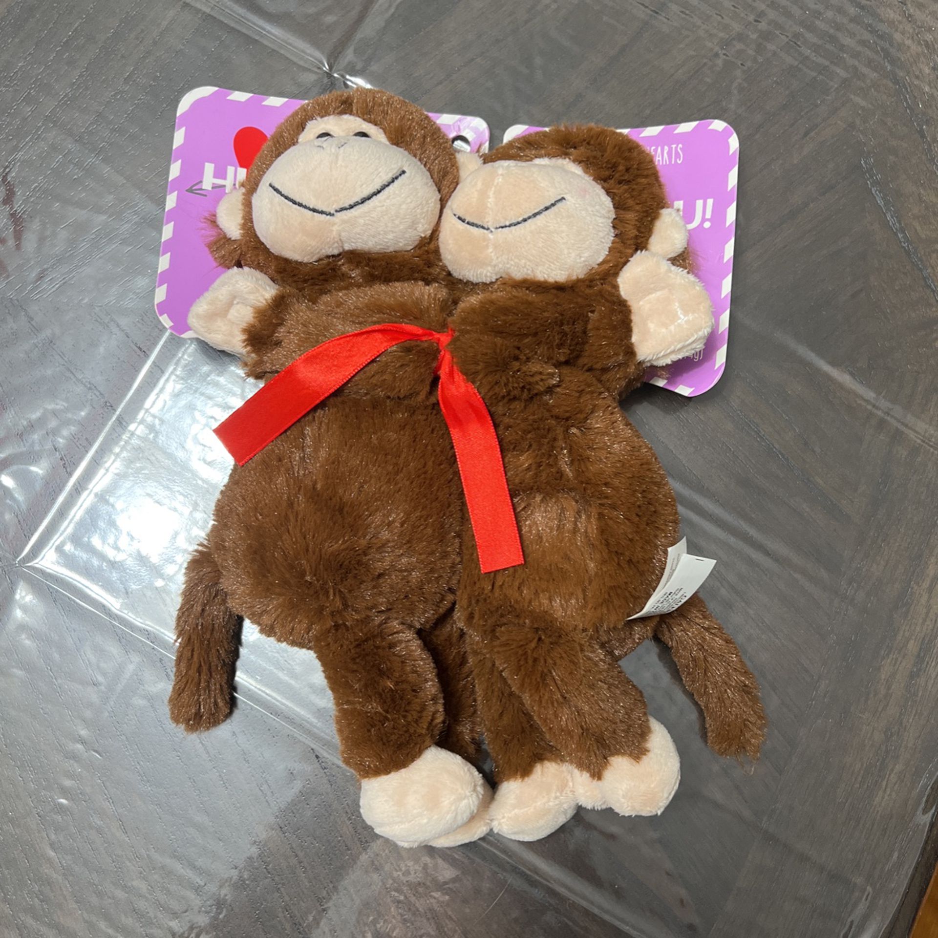 To let a monkey soft toy 