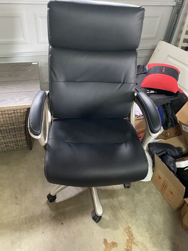 LaZBoy Varnell Big & Tall Executive Chair for Sale in San Gabriel, CA