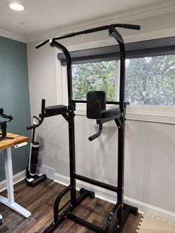 Power Tower Pull-Up Dip Station — MINT CONDITION LIGHTLY USED