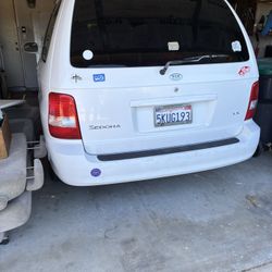 2005 Kia Sedona 