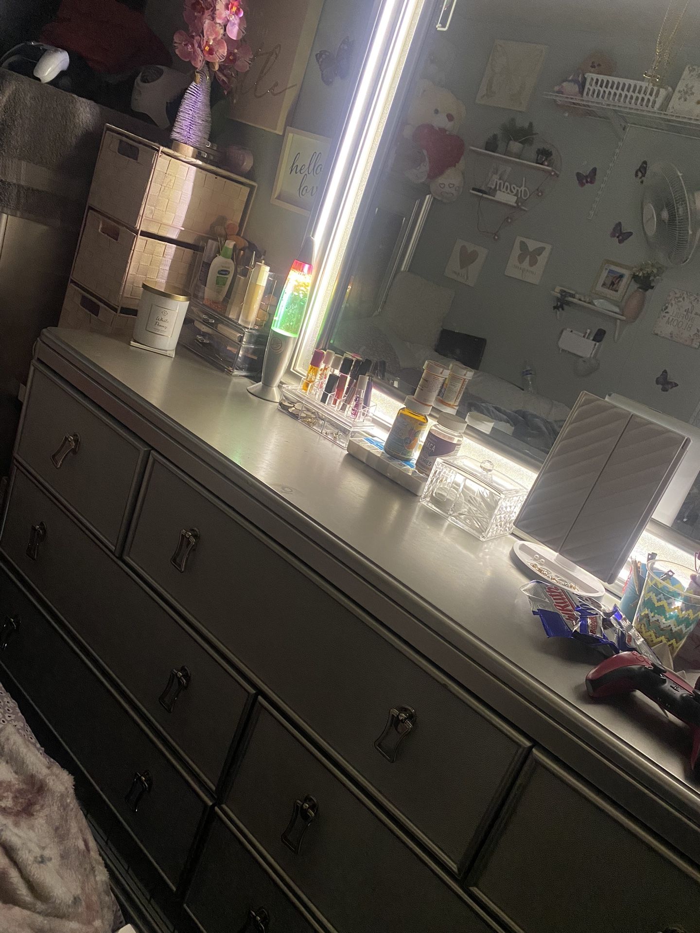 Bobs Dresser With Led Mirror 