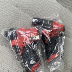 Milwaukee M12 Hammer Drill And Impact Driver 