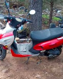 50cc Scooter moped.