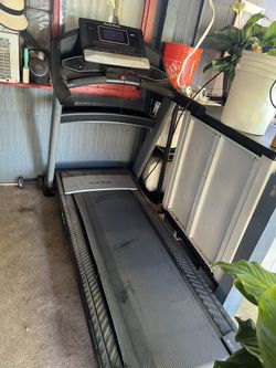 NordicTrack Elite 900 Treadmill