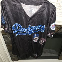 New Dia De Los Dodgers Jersey size Medium