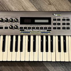 Roland RS-5 61-Key 64-Voice Synthesizer