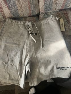 Size L - Gray Essential Shorts