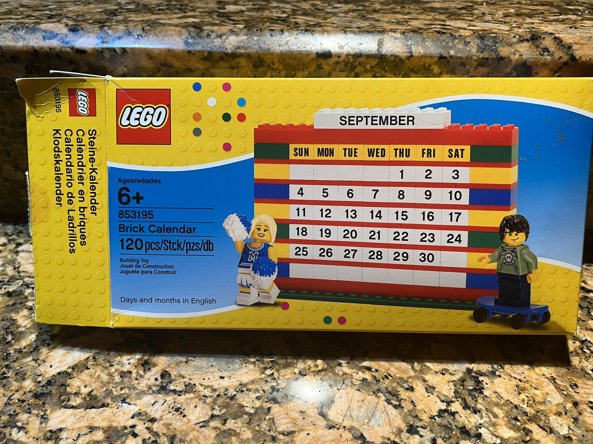 kutter snesevis verden Lego Brick Calendar Retired #853195 for Sale in Miami, FL - OfferUp