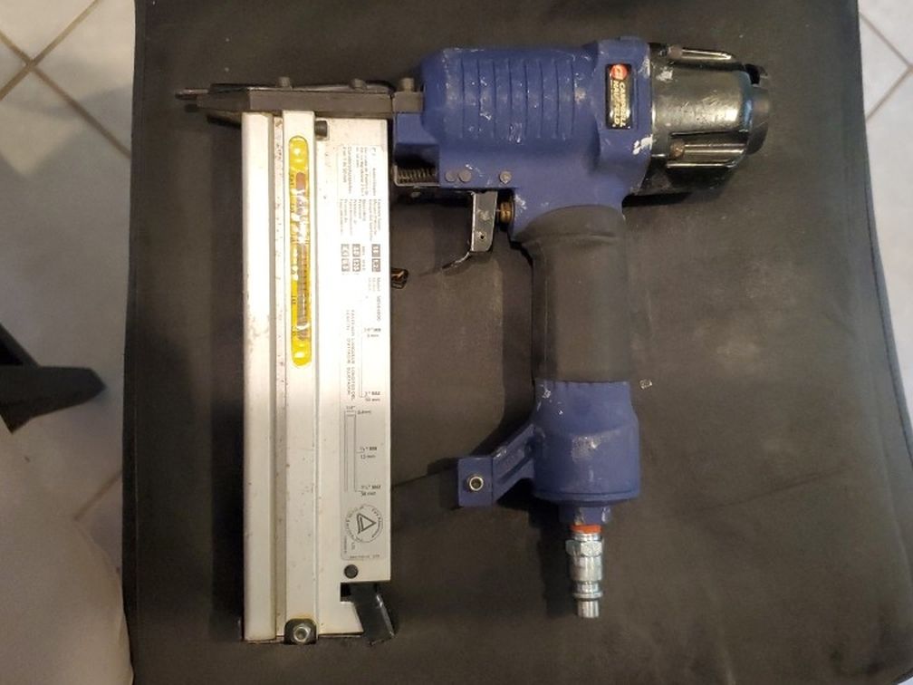 Campbell Hausfeld 2 In 1 Nailer