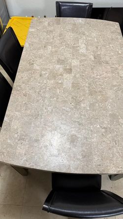 Free dinner table marble top with 6 chairs  // mesa de comer gratis con 6 sillas