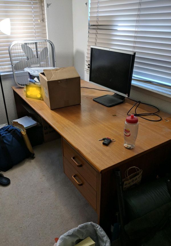 Wooden Computer Desk Chair For In Cupertino Ca Offerup Wooden Computer Desk Chair