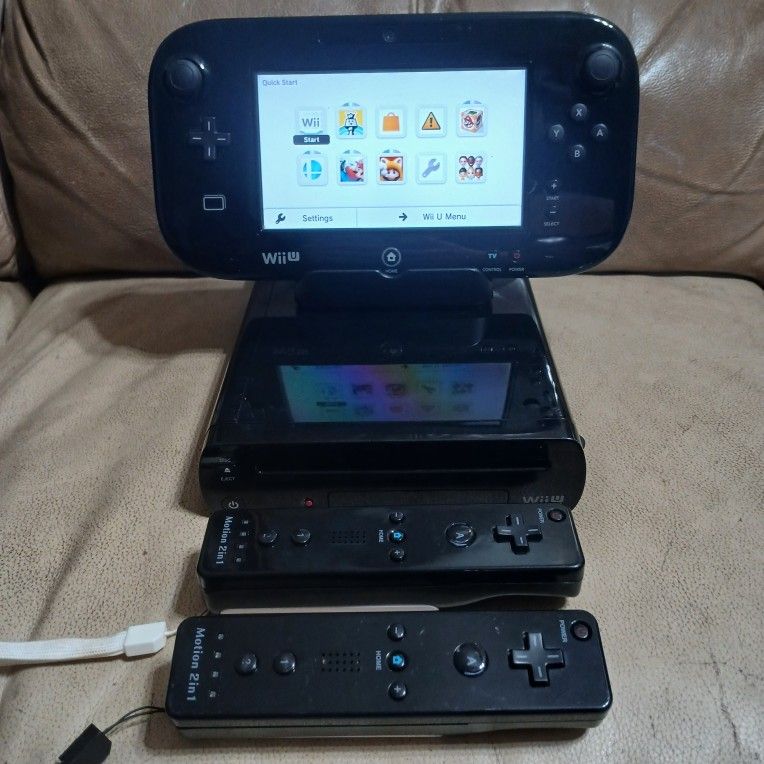 Black 32GB Nintendo Wii U with tablet cables 2 controllers and Minecraft read description