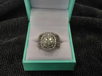 Women's Ring - White Gold 10k (.417) 9 grams Size 7