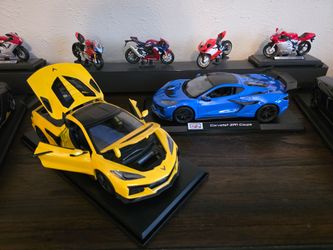 Maisto cars 1 18 new Perfect condition