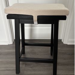 Set of 4 counter high stools with cushions
