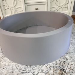 Baby ball pit