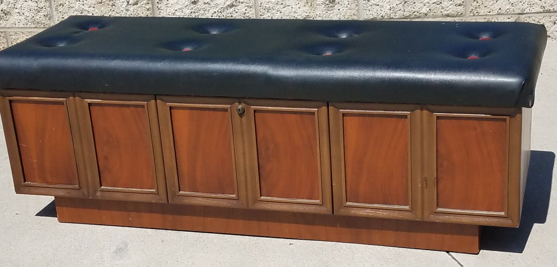 various VINTAGE Lane storage TRUNKS HOPE CHESTS for Sale in Oceanside