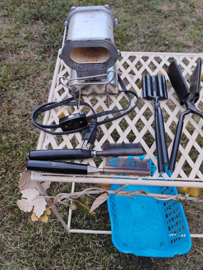 Rare Vintage Curling Iron