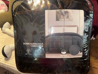Anne Klein black reversible down alternative comforter plus sheets/pillow cases